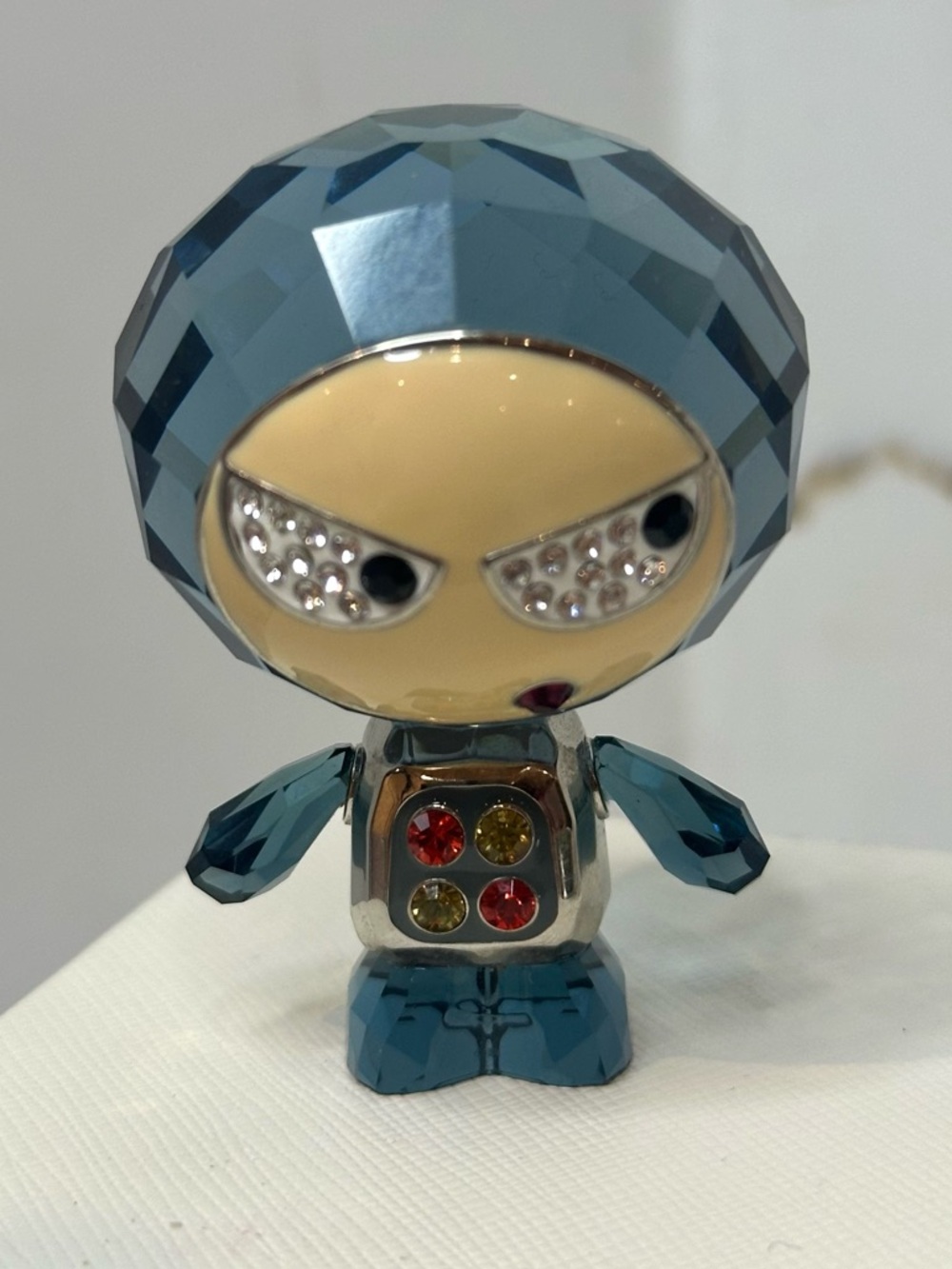 Swarovski crystal Lovlots Eliot Montana Crystal Figurine 1143472 Authentic mint
